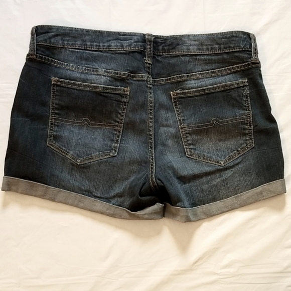 Arizona Jean Shorts - Picture 3 of 3